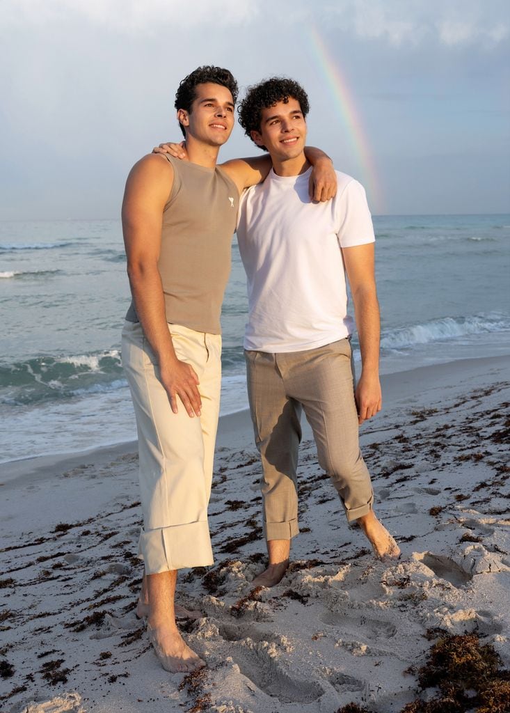 Los gemelos, Eduardo y Roberto ya tienen 24 años.
