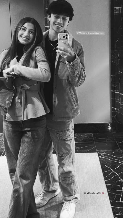 Kailey se dejó ver muy sonriente junto a un joven llamado Sebastian Zachs