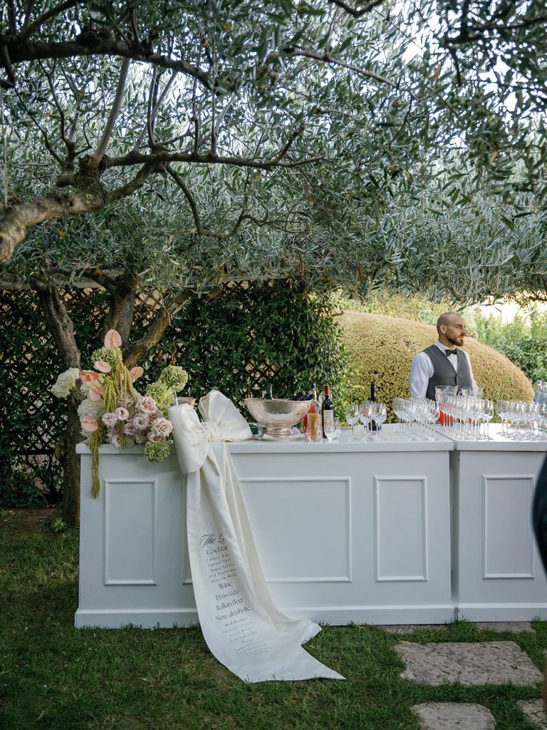 Decoración barra de aperitivo para bodas blanco