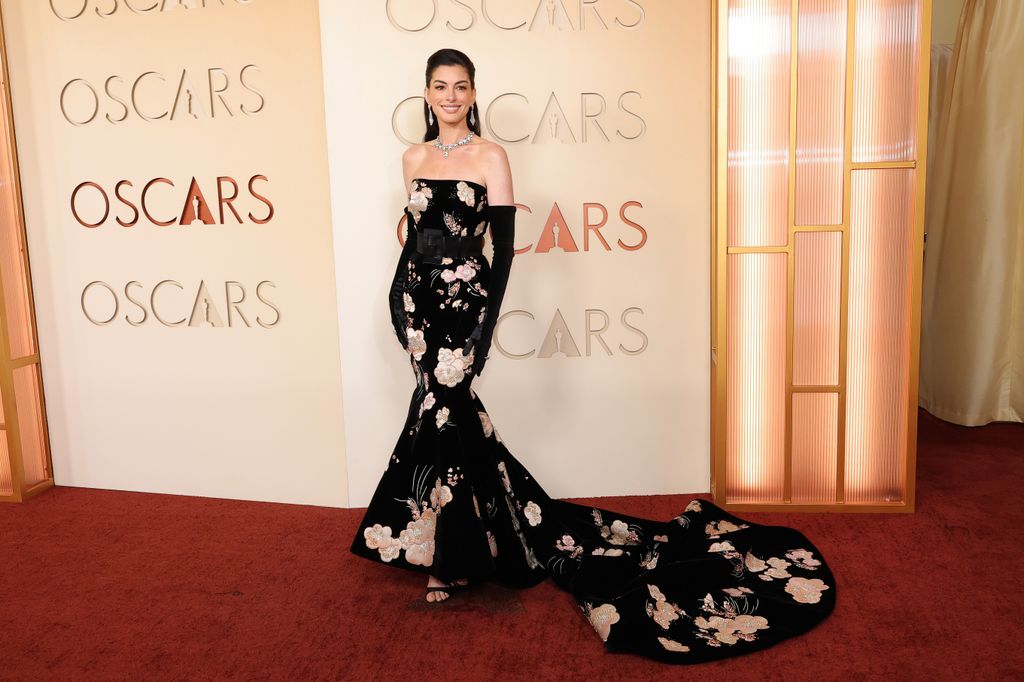 Anne Hathaway en los Premios Oscar 2026