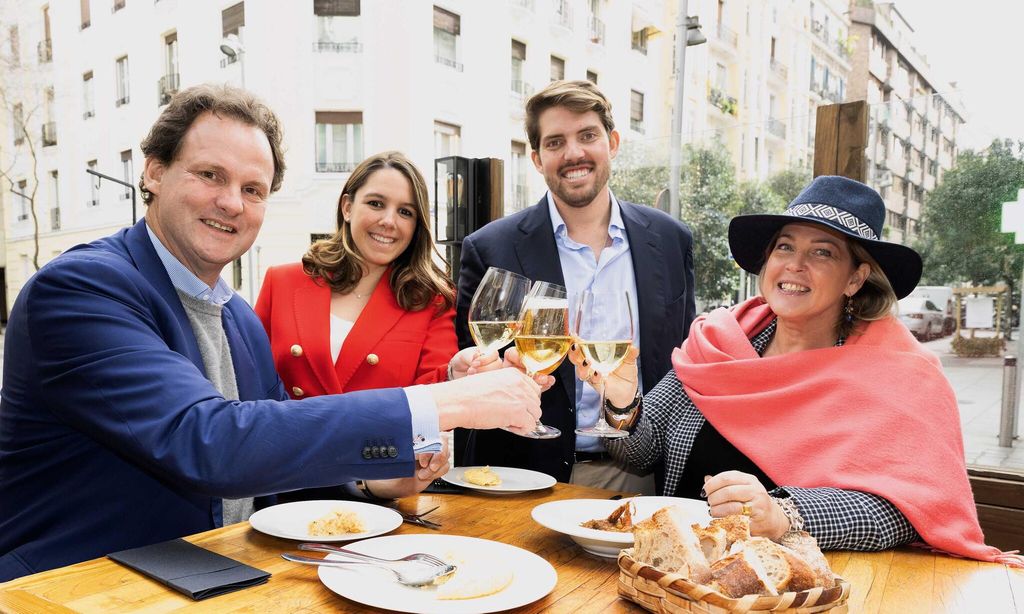 BEATRIZ DE ORLEANS NOS HABLA DE LA PRÓXIMA BODA REAL DE LA FAMILIA: SU NIETO LOUIS-NICOLAS CRÉPY SE CASA CON LA ESPAÑOLA CAROLINA TORIO BALLESTER