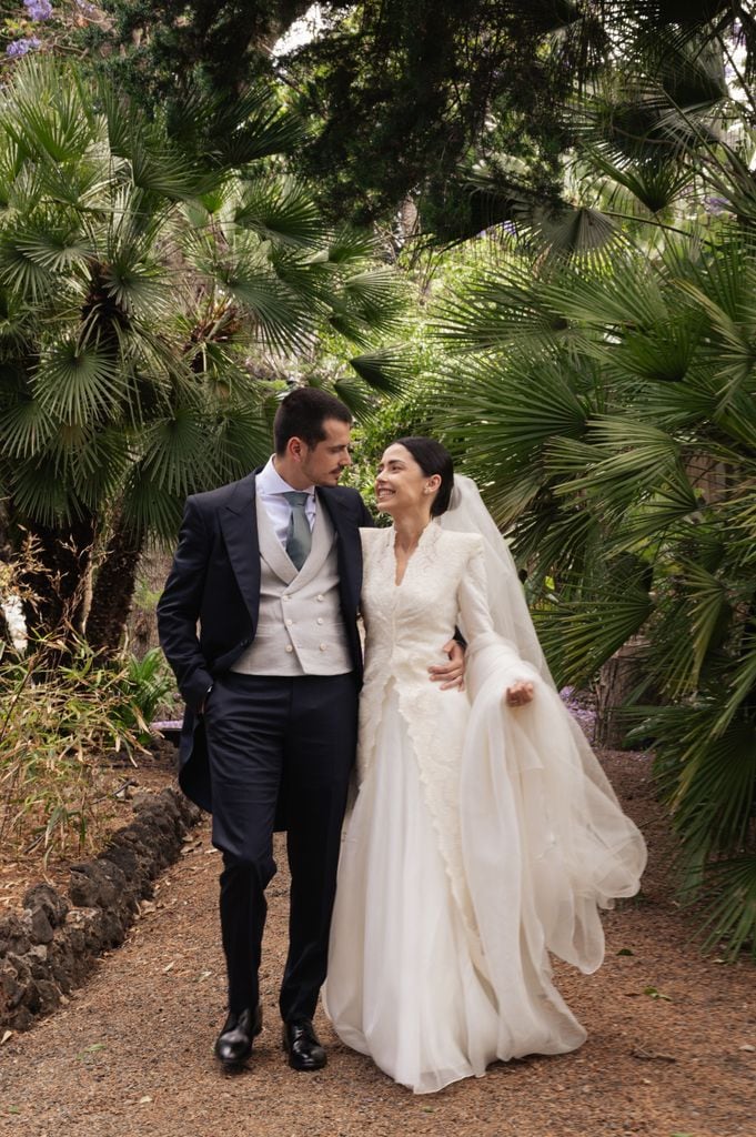 Vestido de novia de encaje de Inés Martín Alcalde a medida