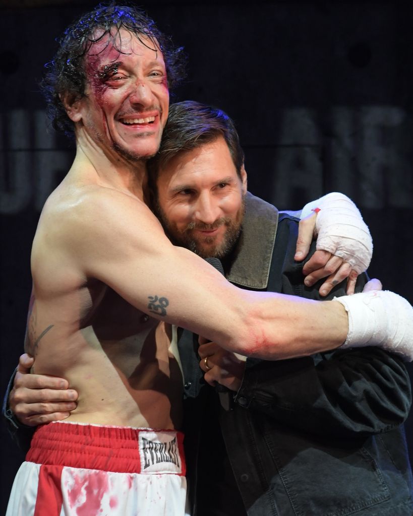 Messi con su amigo Nicolás Vázquez en el escenario de 'Rocky'.