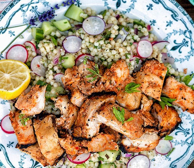 Salteado de pavo con ensalada de quinoa