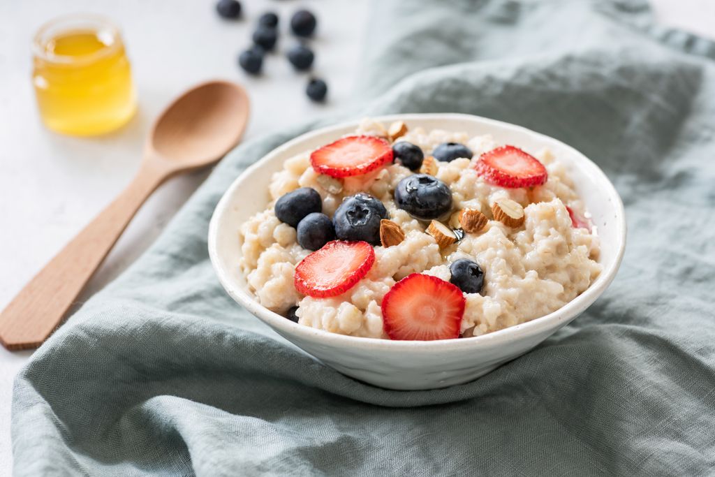 Agrégalas en tu avena o simplemente como snack.