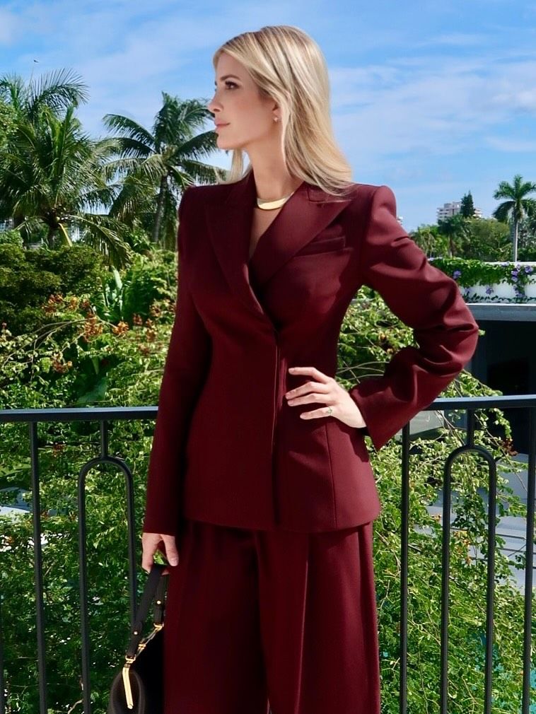 Al parecer, se trata de uno de los trajes favoritos de Ivanka.