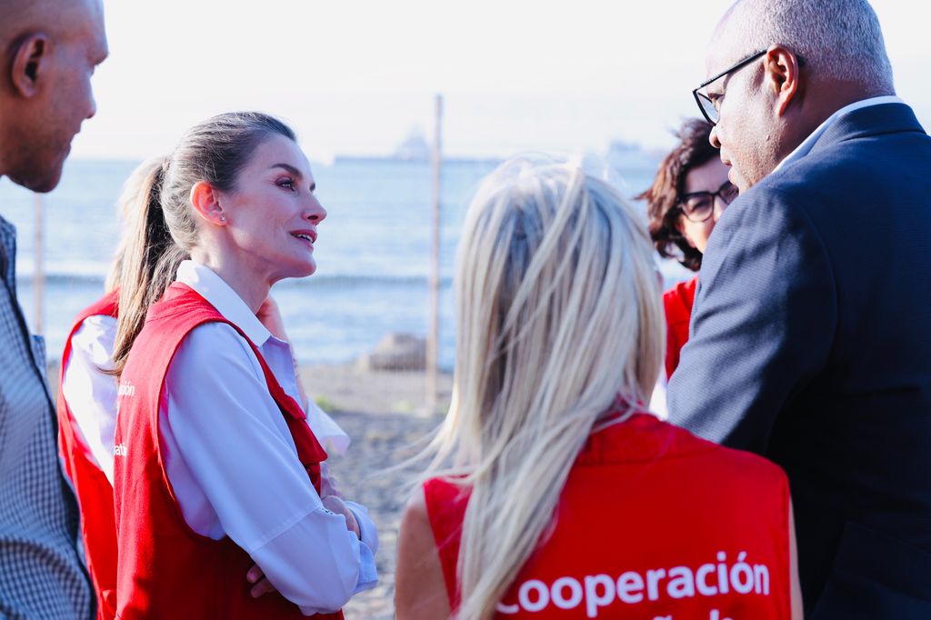 La reina Letizia conoce varios proyectos para la economía azul en el Ocean  Science Centre Mindelo (Isla de San Vicente)