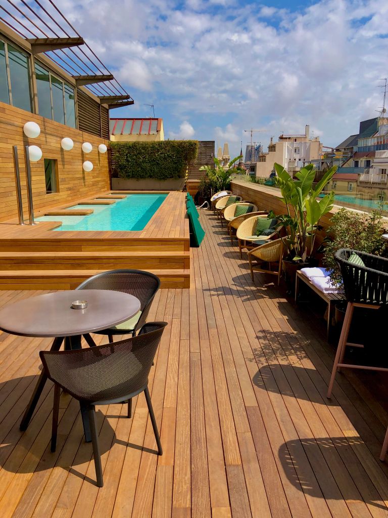 Terraza con tarima de madera