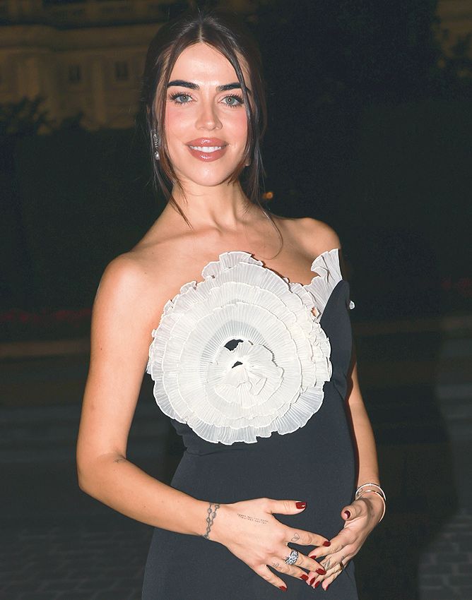 Violeta Mangriñan presume de embarazo