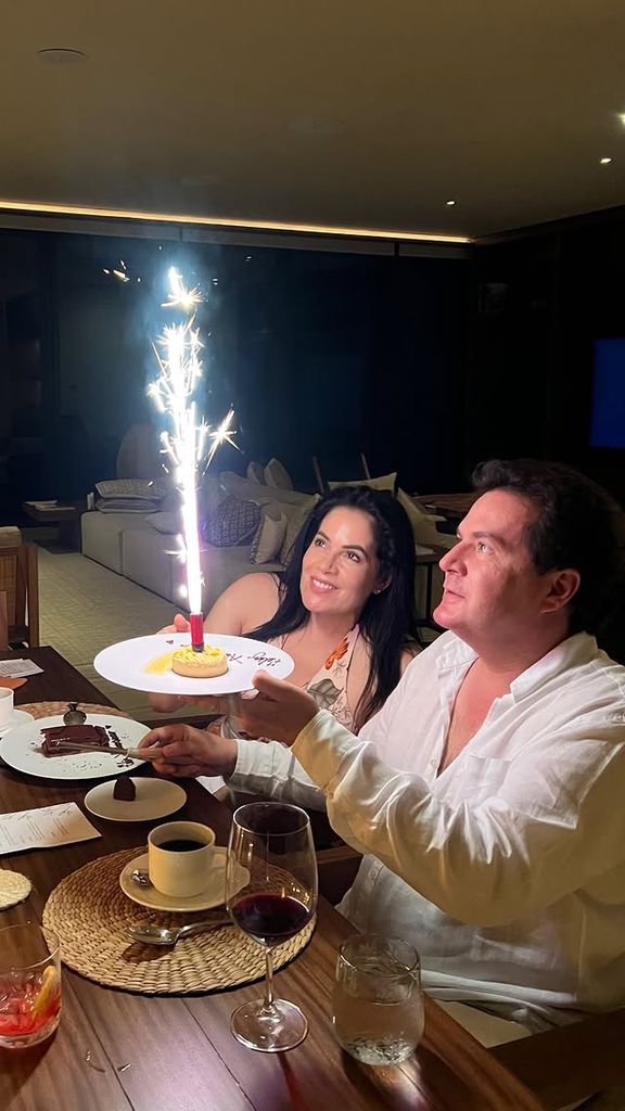 América Guinart presumió vistazos de su cena romántica con su marido