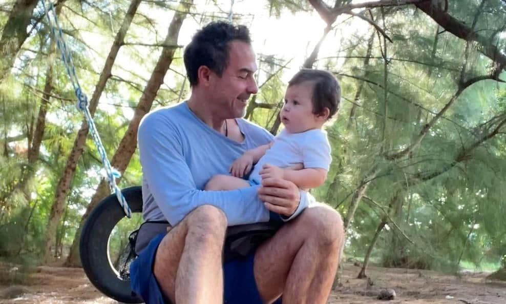 Carlos Calderón y su bebé