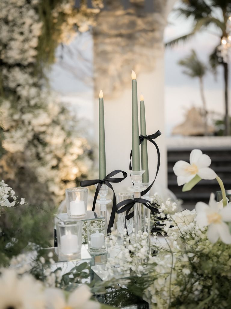 Decoración de bodas en color negro velas
