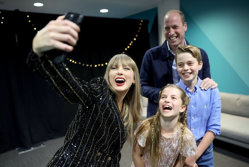 Taylor Swfit con el príncipe de Gales y los príncipes George y Charlotte