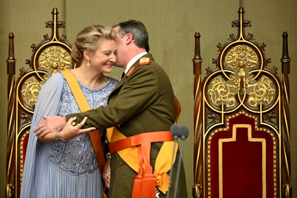   El beso de los nuevos Grandes Duques de Luxemburgo
