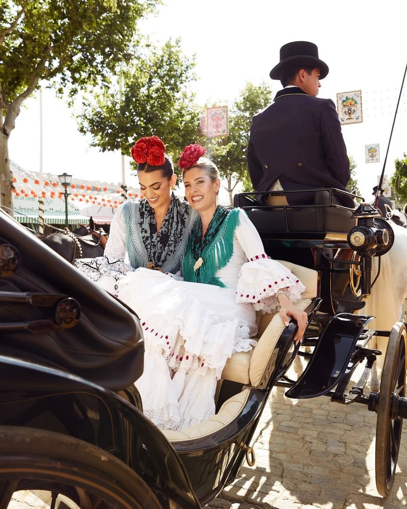 Marta Lozano y Teresa Andrés Gonzalvo en la Feria de Abril 2025