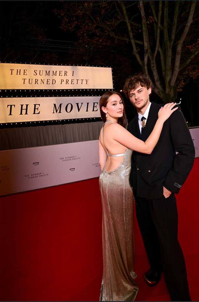 Prime video anunciaba junto a esta foto l película que cerrara a historia de 'El verano en que me enamoré'