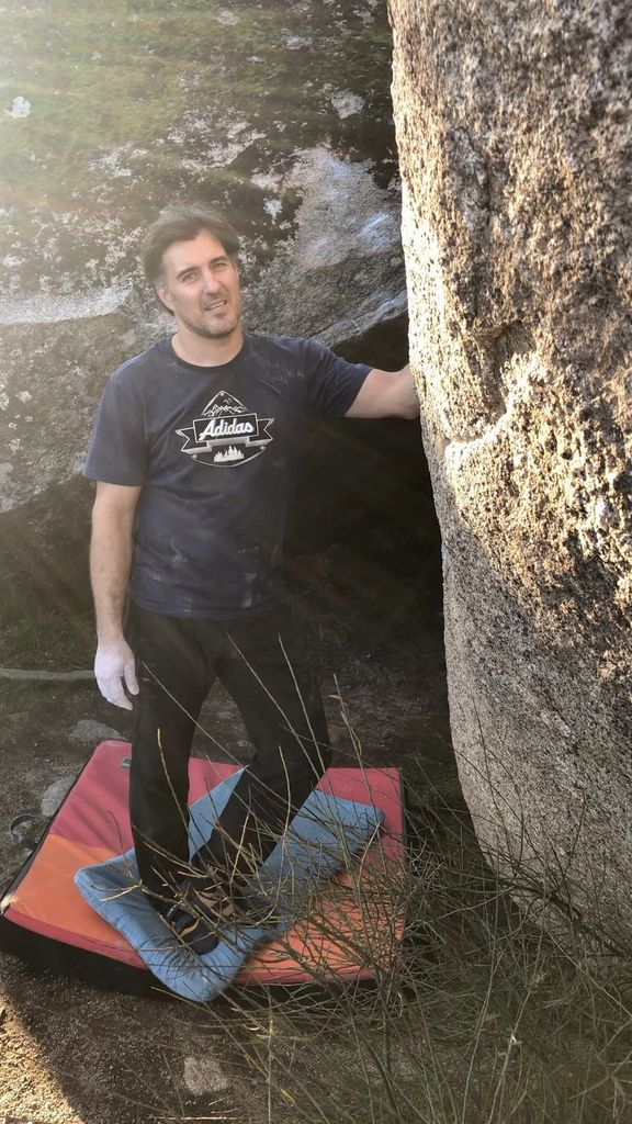 Carlos Suárez escalando