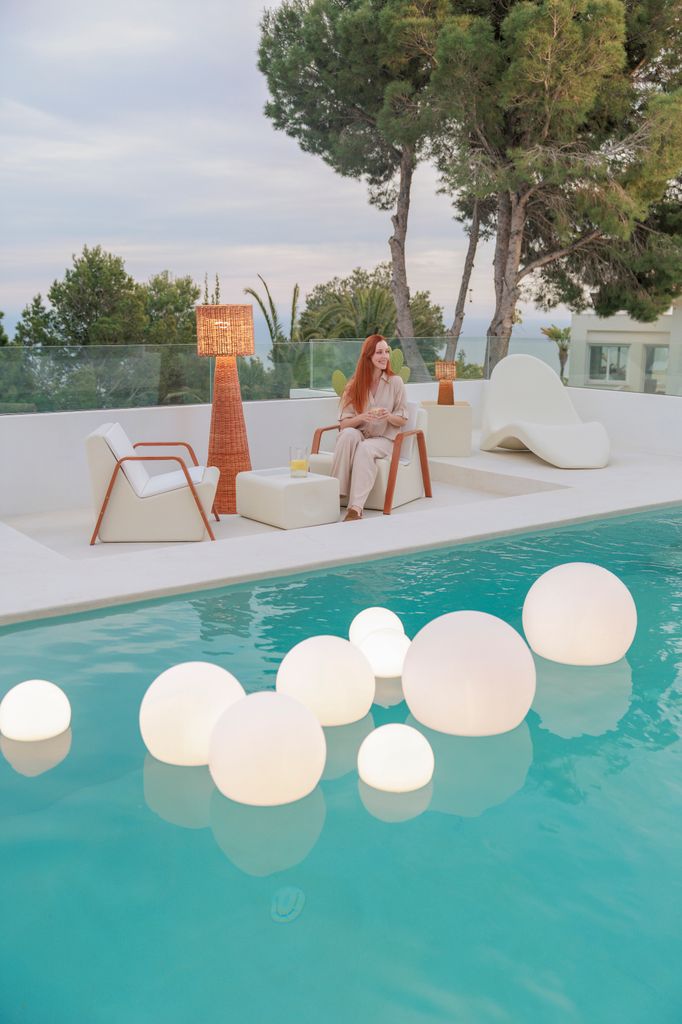 Añade piezas con personalidad para que la decoración no se quede plana
