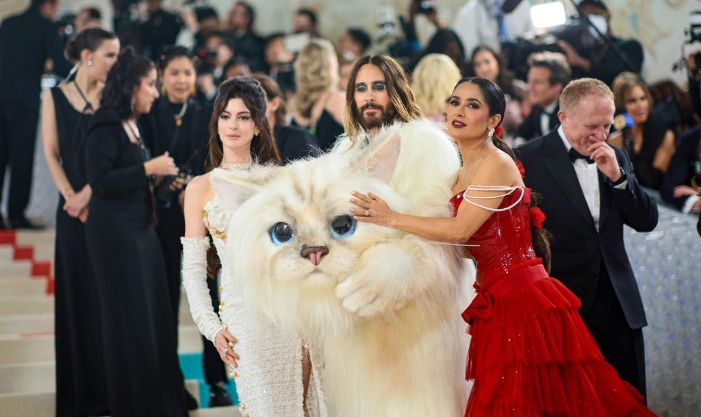 anne hathaway jared leto y salma hayek