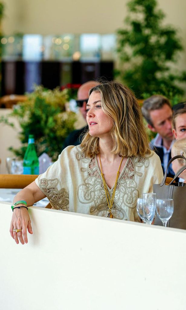 Marta Ortega HOLA4116