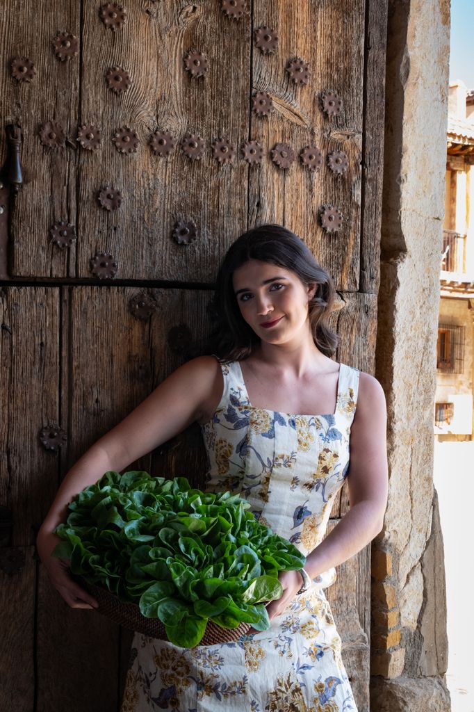 Cloe posa en Casa Taberna, donde comparte cómo conviven la tradición familiar y su formación internacional.