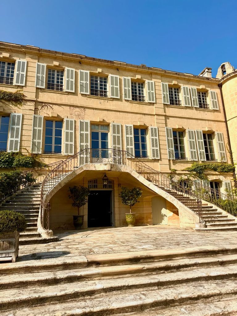 Las aristócratas derrochan elegancia y estilo en la Provenza