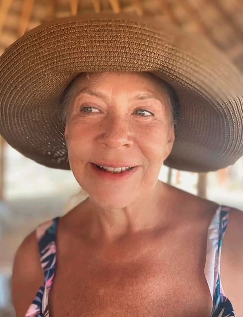 Por su parte, Marina Sodi, su hija, la recordó con esta foto.