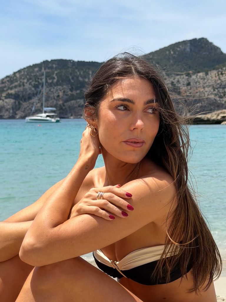 anna padilla en la playa