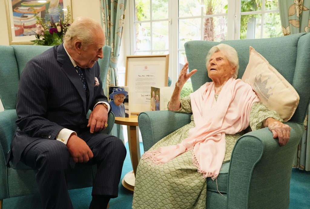 Por su 116 cumpleaños, esta anciana británica conoció al Rey