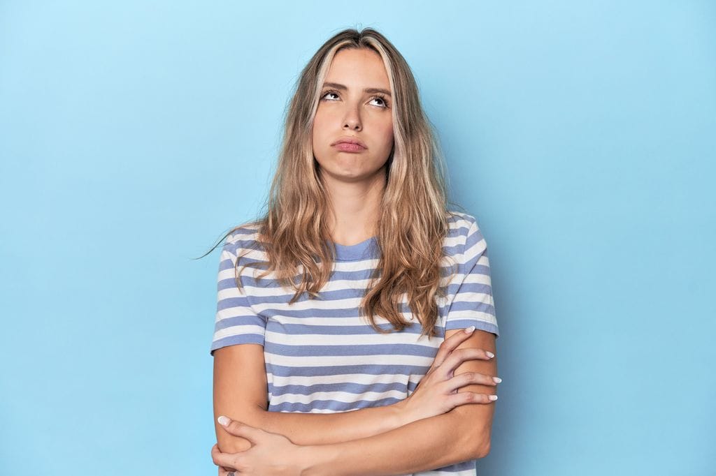 Mujer muy aburrida