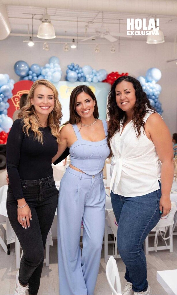 pamela silva con sus queridas amigas