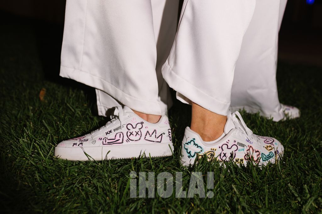 Detalle de las zapatillas personalizadas por Ana Galocha