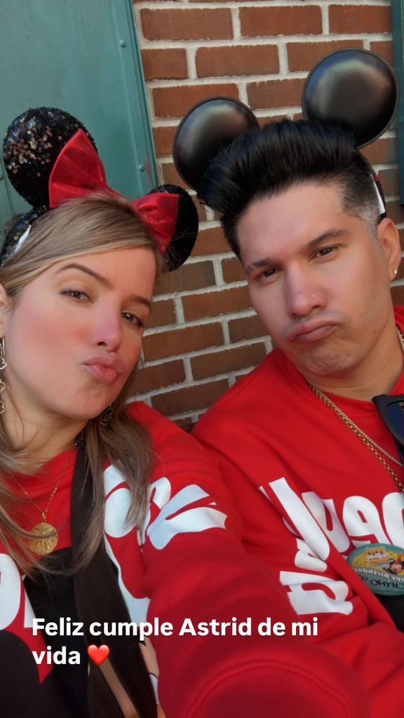 Jesús 'Chyno' Miranda y Astrid Falcón
