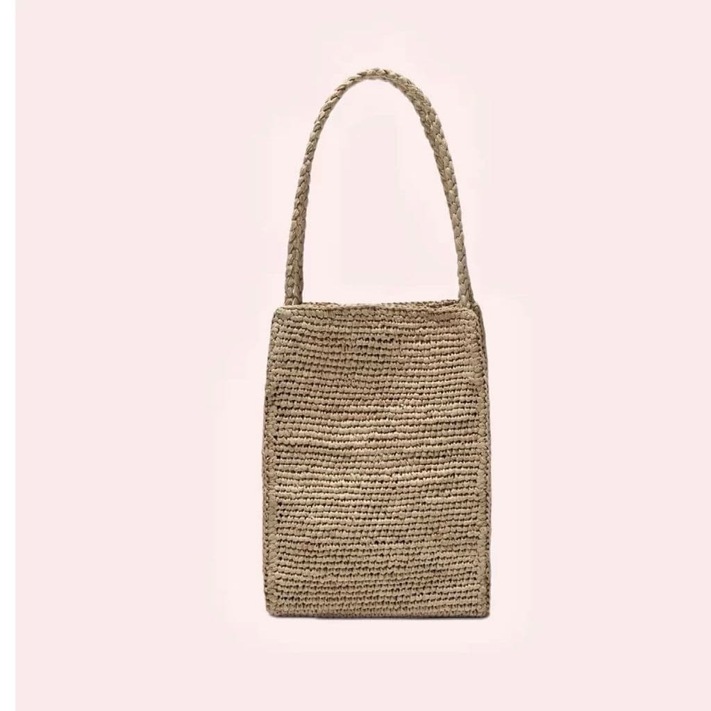 Bolso cubo de rafia de Massimo Dutti