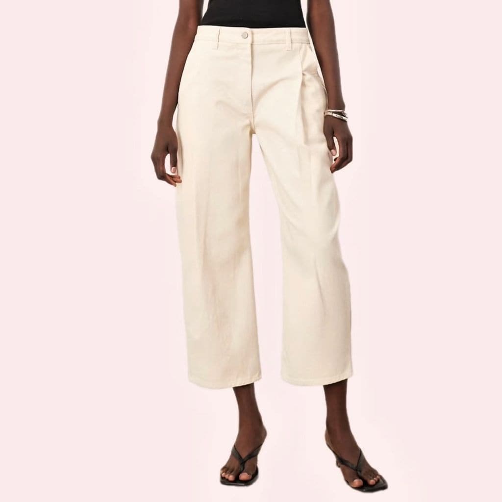 Los vaqueros en color crudo de Arrange disponibles en Asos