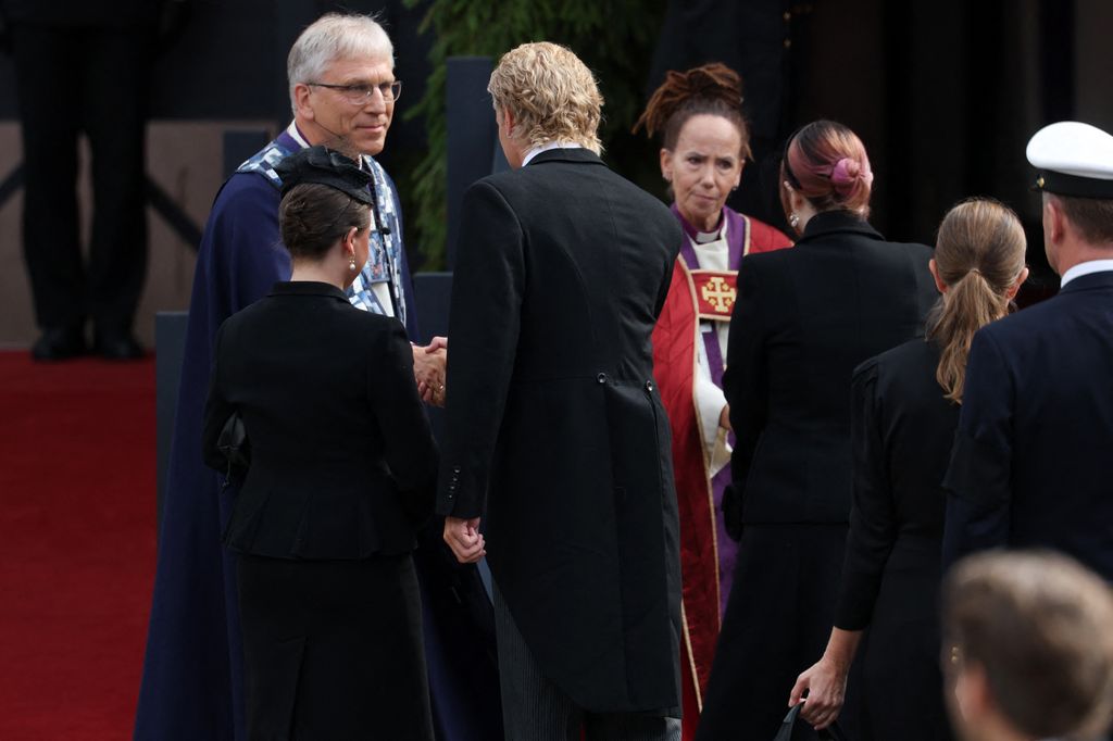 Marius fue fotografiado en la Catedral de Oslo, donde fue recibido por el presidente Olav Fykse Tveit y la obispa Sunniva Gylver.