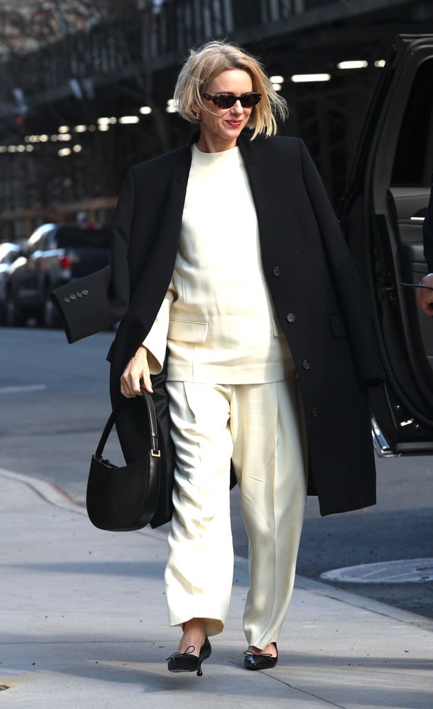 Kai se une al maratón de looks de su madre, Naomi Watts, tras debutar como modelo