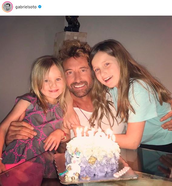 Gabriel Soto y sus hijas