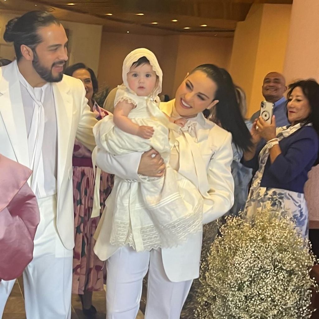 Maite Perroni con su esposo Andrés Tovar y su hija Lía.