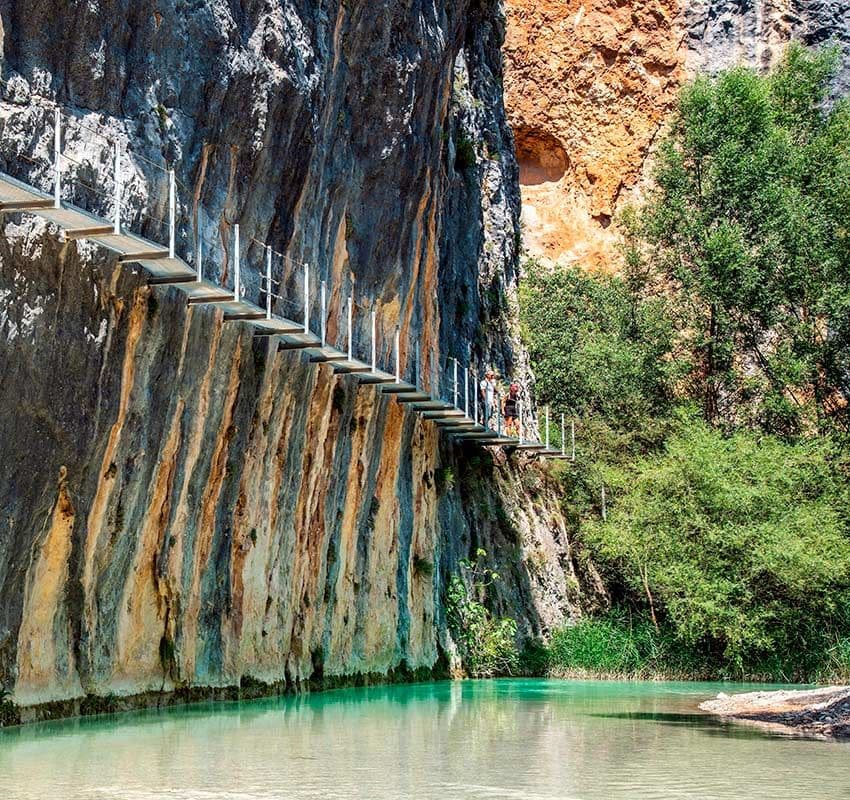 Pasarelas sobre el río Vero en Alquézar, Huesca