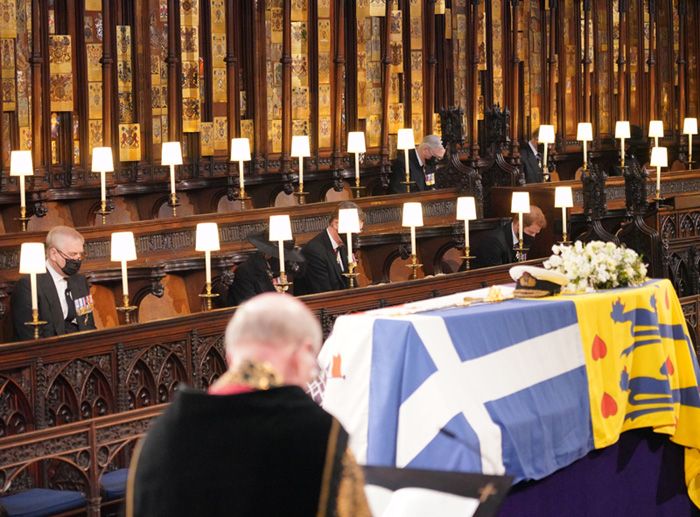 El príncipe Harry en el funeral de su abuelo