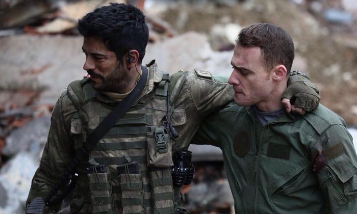 Kerem Bürsin y Burak Özçivit en 'Can feda'