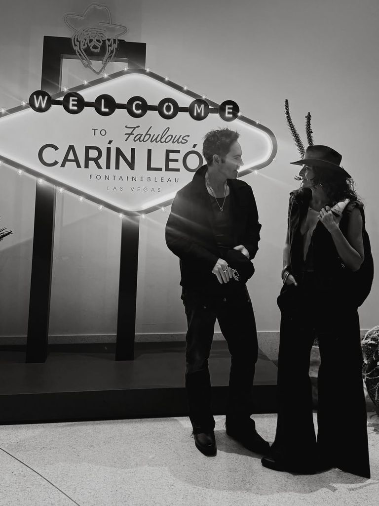 Aislinn Derbez y Mauricio Ochmann derrocharon cercanía y complicidad durante su escapada.