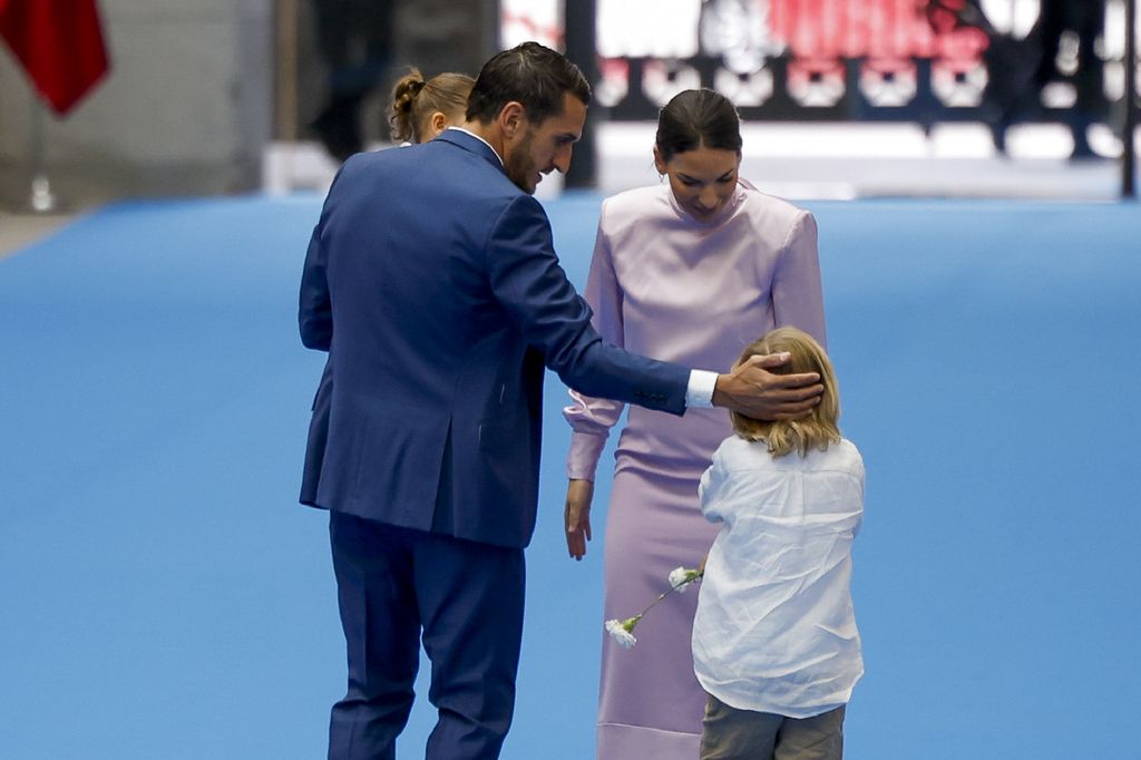 Koke y Beatriz Espejel con los hijos de la pareja