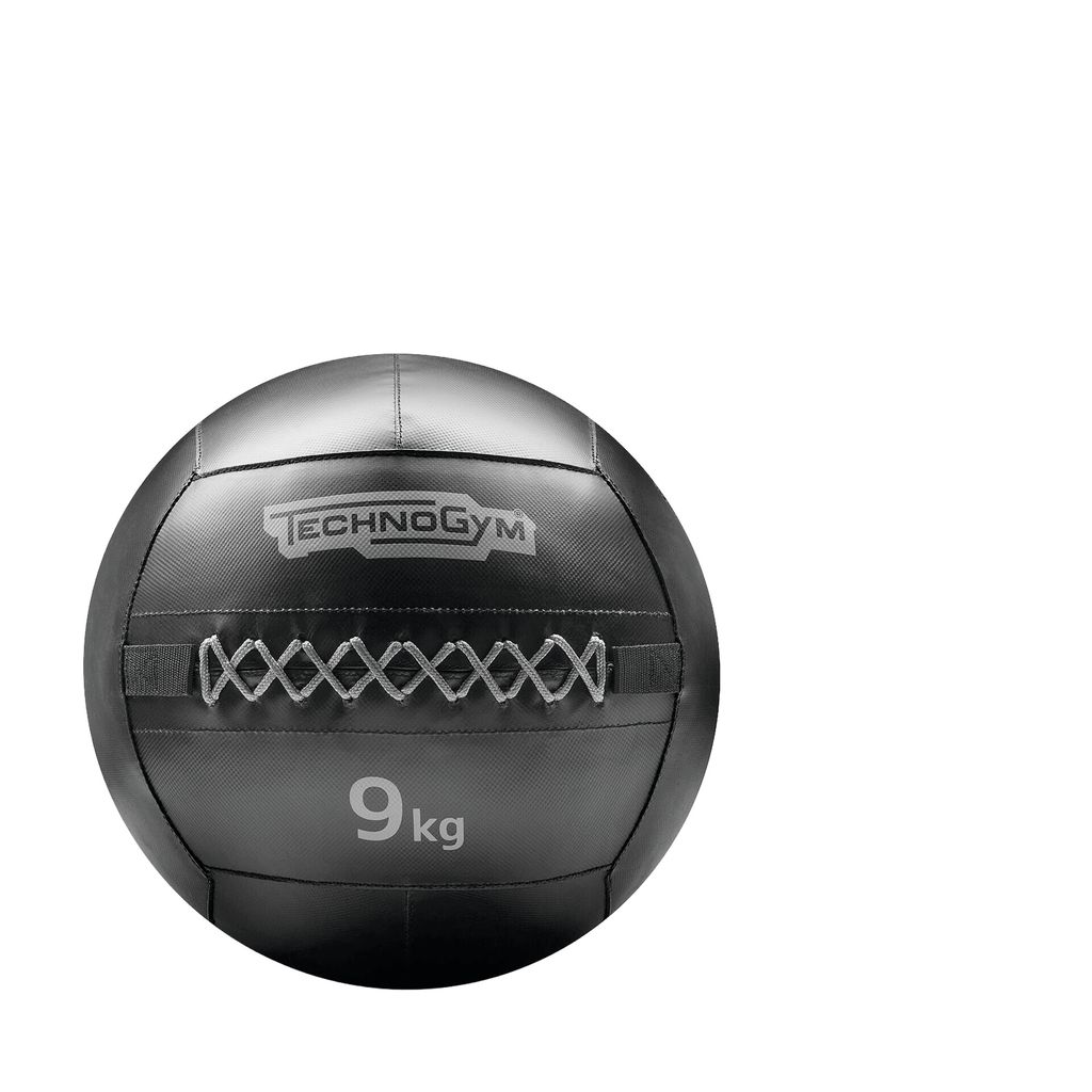 Balón medicinal de 9 kg de peso (150 €), de Technogym