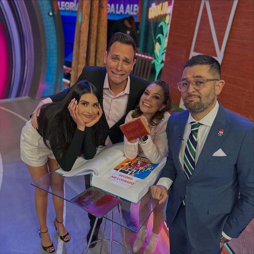 El conductor agradeció a sus compañeros.