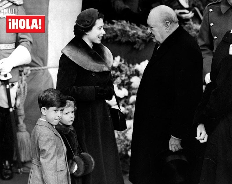 Isabel II y Winston Churchill