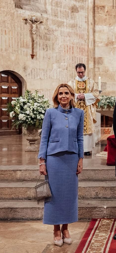 Madre de la novia con traje de tweed
