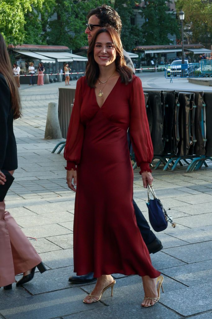 Tamara Falco pierde un zapato en el Teatro Real