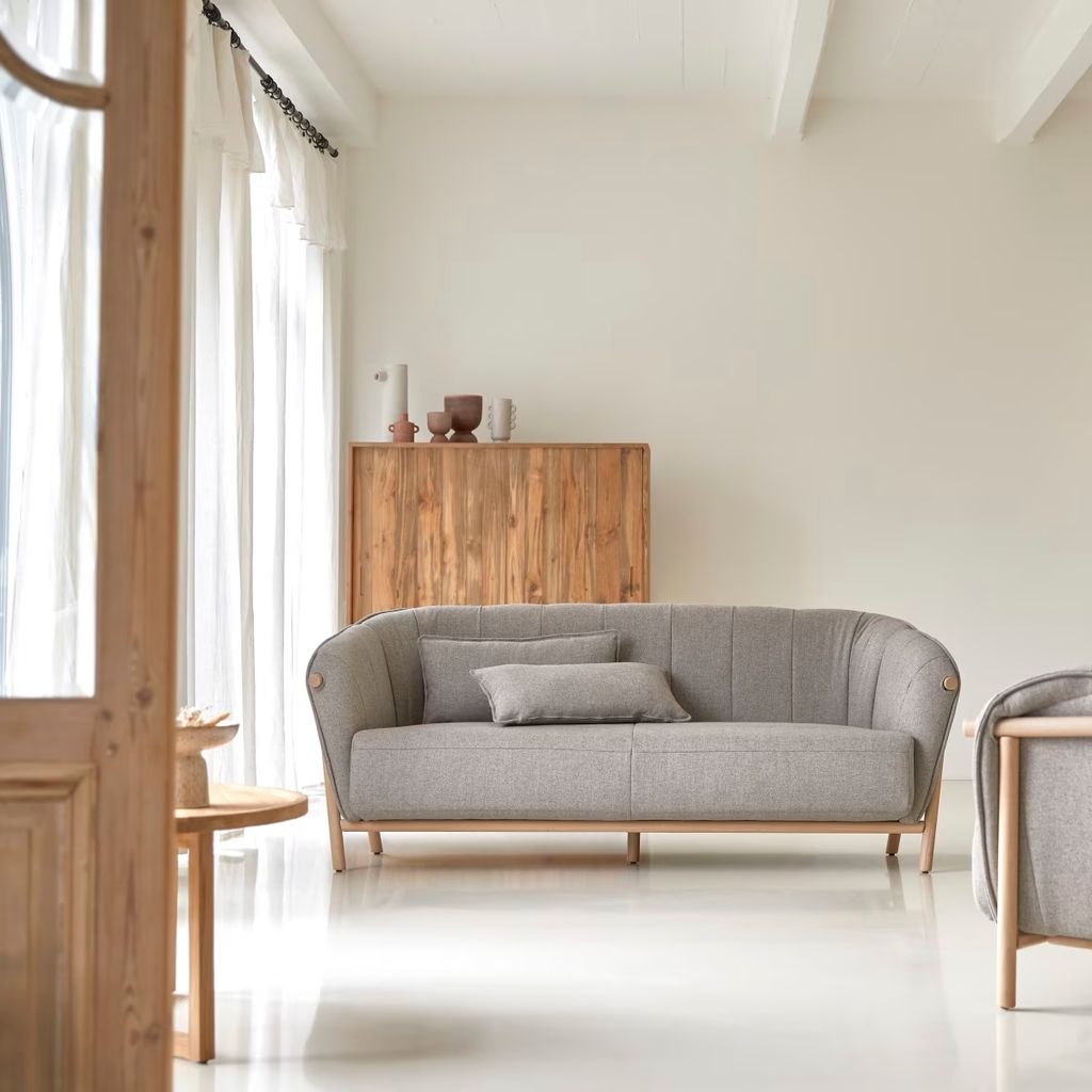 Sofá de líneas curvas